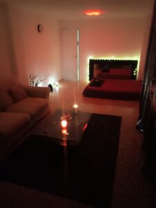 Alquilo sala para masajes eróticos
