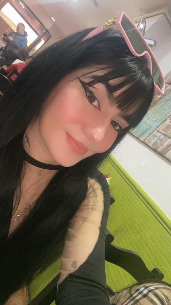 Juli Encanto y Elegancia: Tu Compañía Perfecta