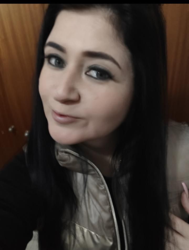 Eva hermosa chica en la isla