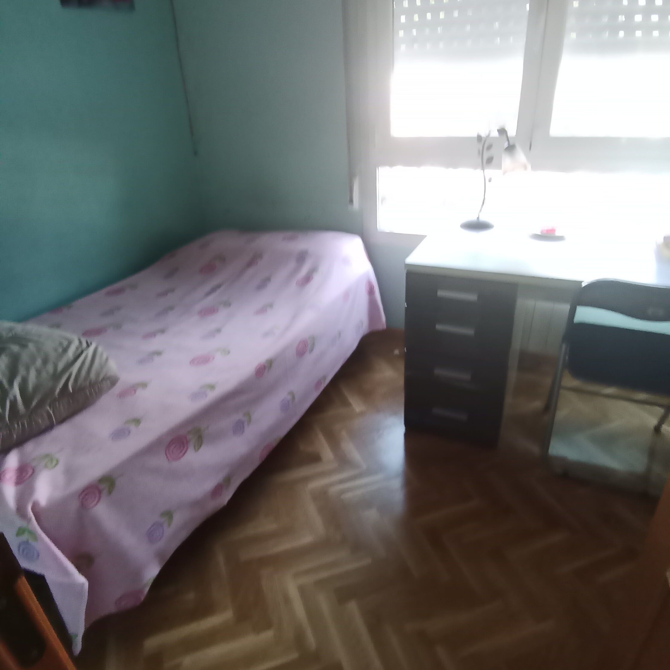 Alquilo habitación para trabajar