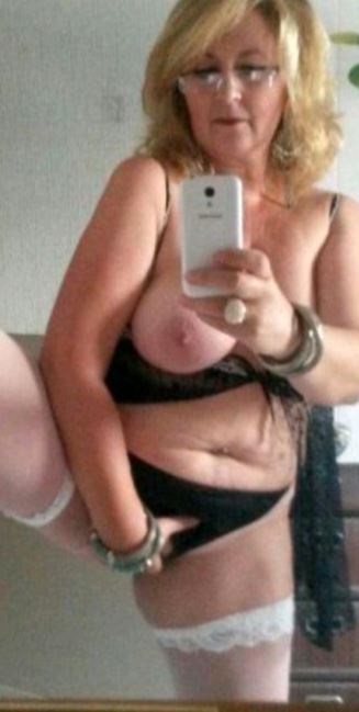 QUIERO UN GUARRO PARA FOLLAR