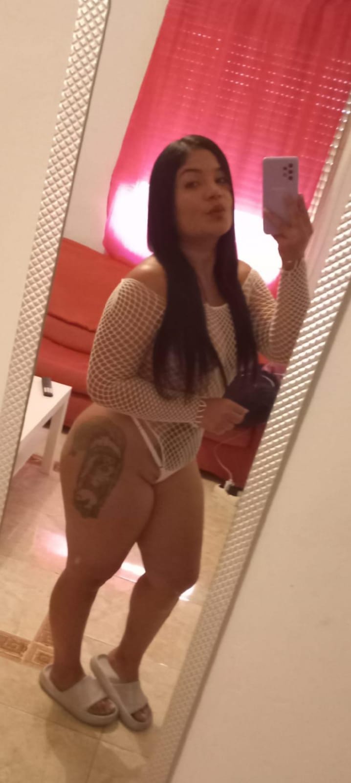 LATINA CALIENTE EN JEREZ