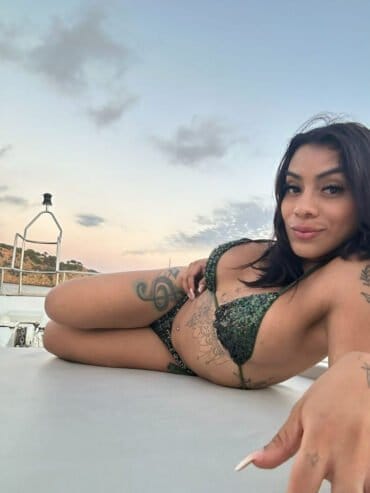 Isabel Latina caliente dispuesta a todo