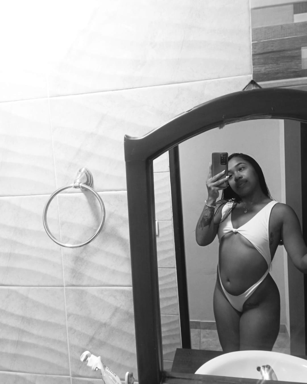 chica dulce latina recién llegada! hago de todo!salidas 24h