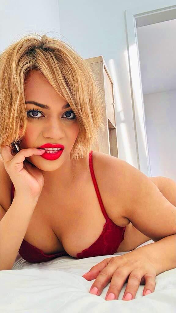 chica trans latina muy femenina y pasional