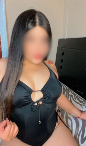 latina de curvas sensuales para pasarlo bien en Santiago de compostela