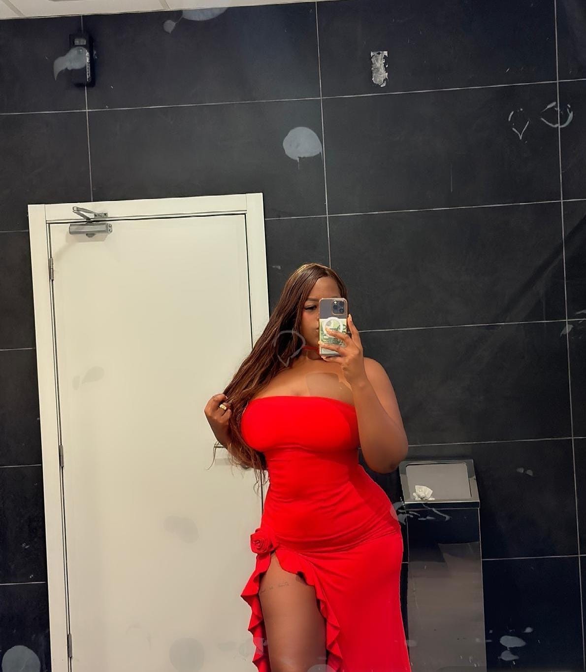 NOVEDAD LATINA CALIENTE Y PASIONAL