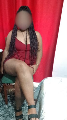 JOVEN LATINA MASAJISTA ATREVIDA Y SEXY