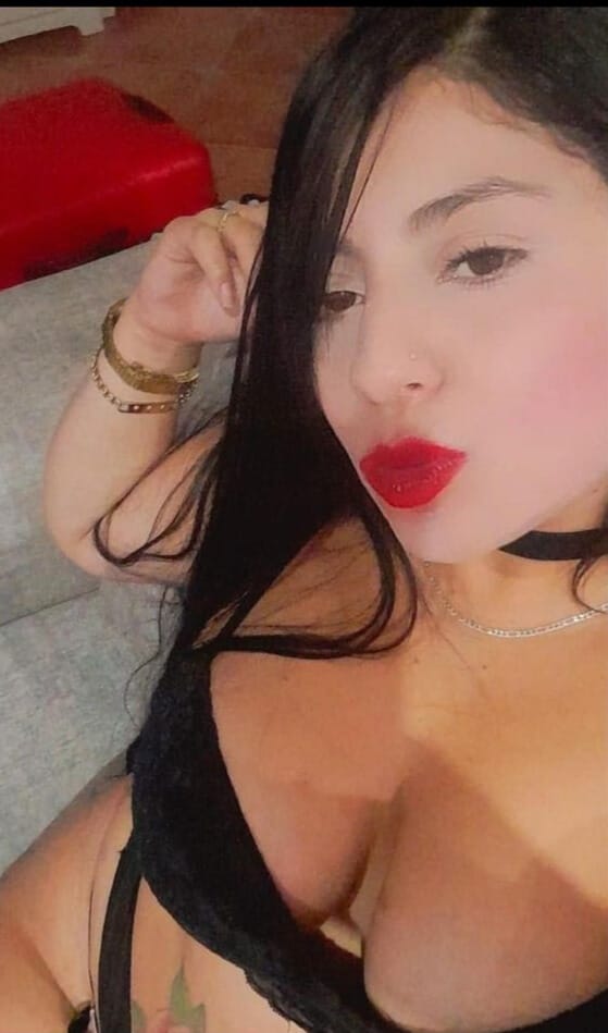 jovencita juguetona en Pontevedra! 24h