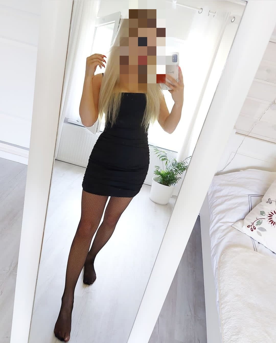 DANIELA MUY CACHONDA CON GANAS DE FOLLAR