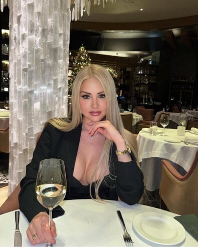 VALENTINA PRECIOSIDAD EN IBIZA PARA DISFRUTAR
