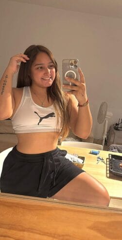 PRECIOSA JOVENCITA VEN A DISFRUTAR EN CORRALEJO