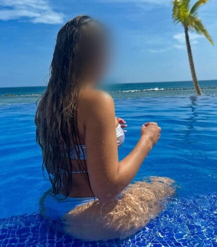 PAULA CARIÑOSA RECIEN LLEGADA A IBIZA