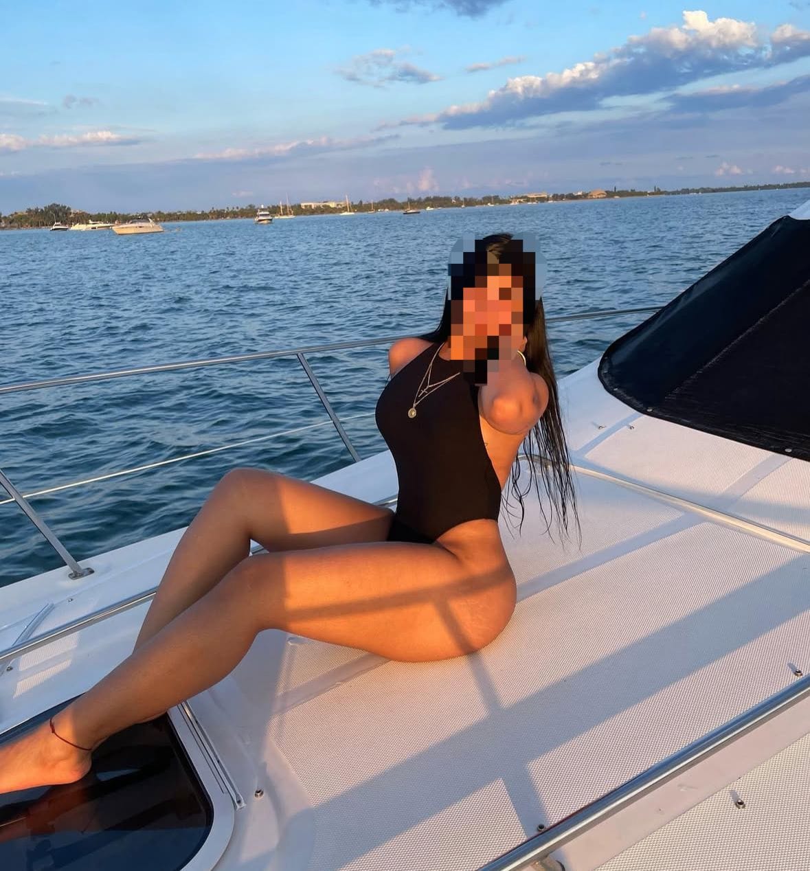 Novedad!! ardiente, cariñosa y con ganas de pasarlo bien!