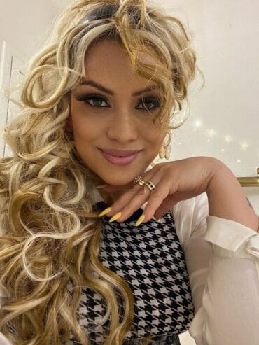 Videollamada por WhatsApp. Sexo virtual