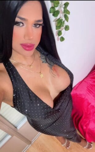 ATRACTIVA TRANS MUY FEMENINA Y SEXY EN SALAMANCA