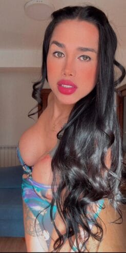 ESPECTACULAR TRANS MUY FEMENINA SOLO PARA TI