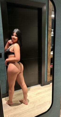 MIA ATRACTIVA TAILANDESA UNA ACOMPAÑANTE EXQUISITA