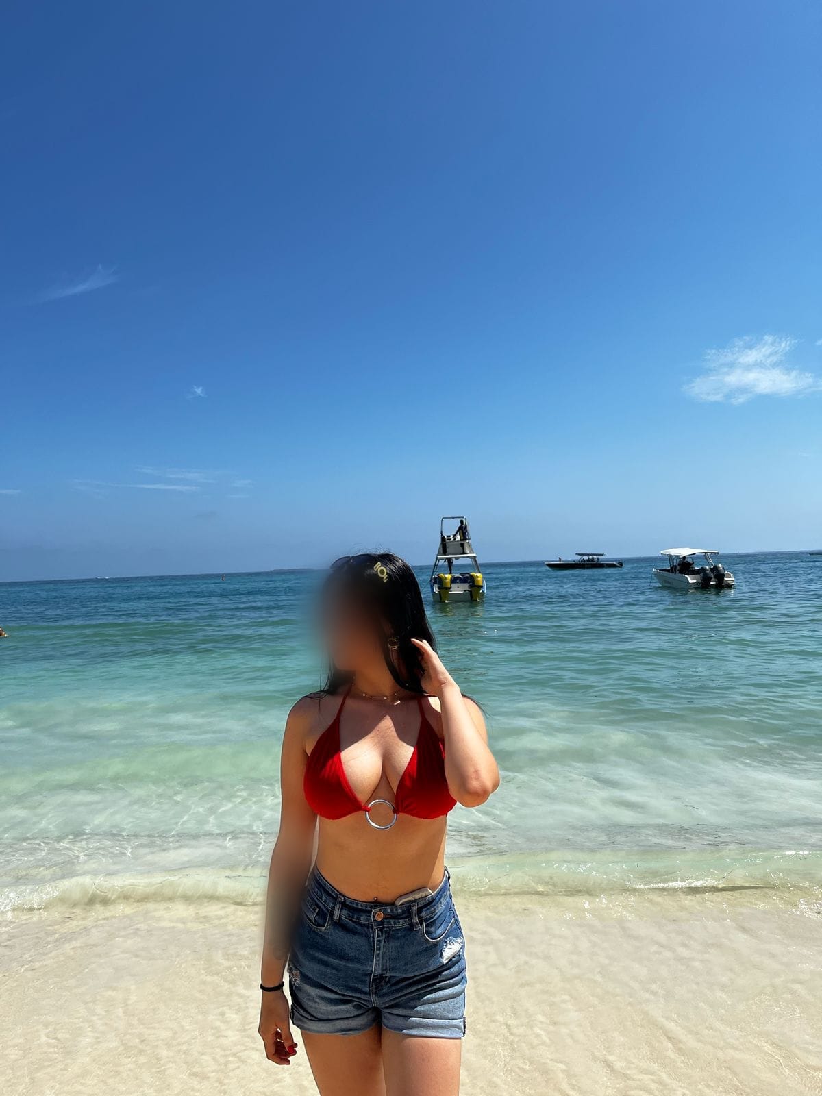 Estoy mojada, lista para que me uses