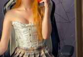Estoy de uniforme… pero debajo no llevo nada