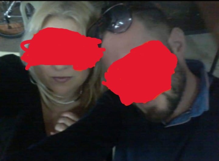 Pareja buscamos solo Mujer en Jerez