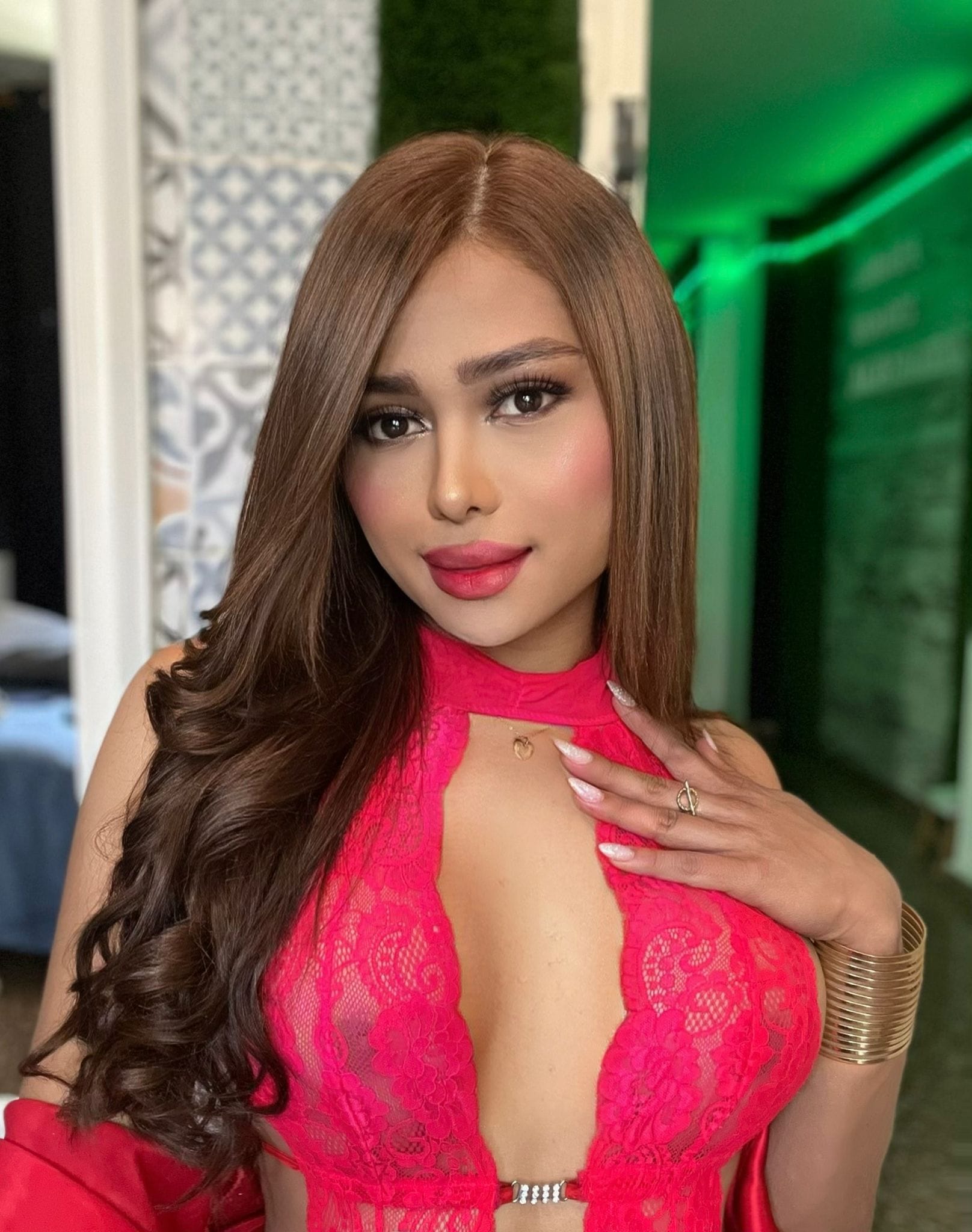 LUCIANA! COMPLACIENTE Y DESCOMPLICADA! VERSATIL