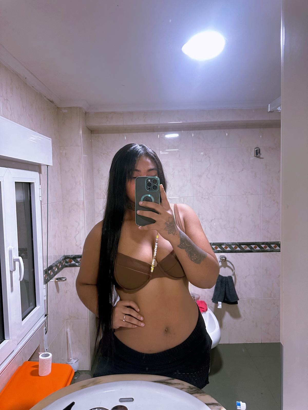 Sara tu amante y cómplice en AGUADULCE