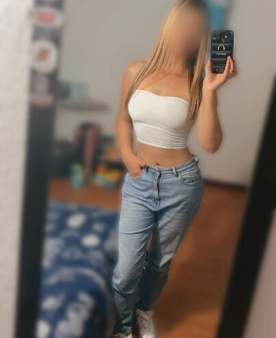 Conexión sin filtros y el coño con juguetes