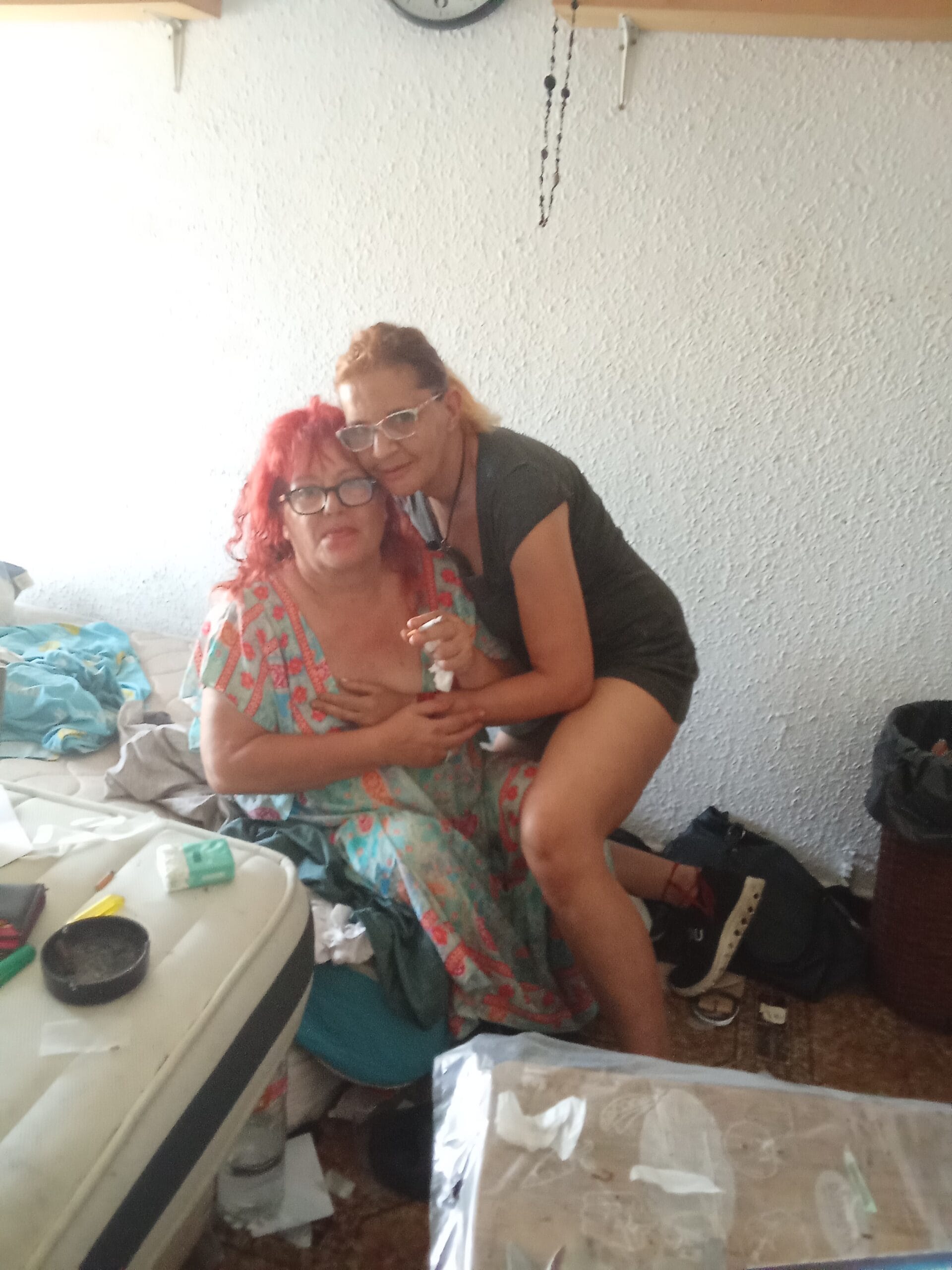 Eva y luna madre y hijas con pura dinamita