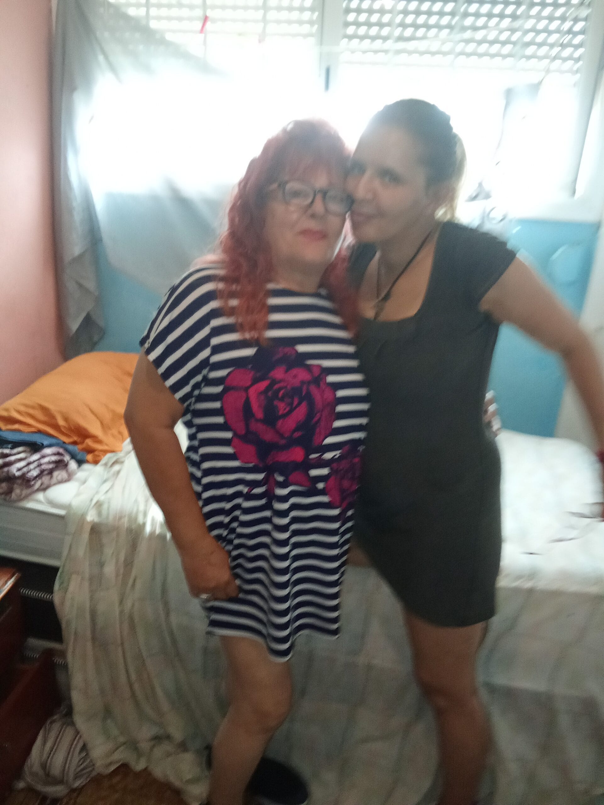 Eva y luna madre y hijas con pura dinamita