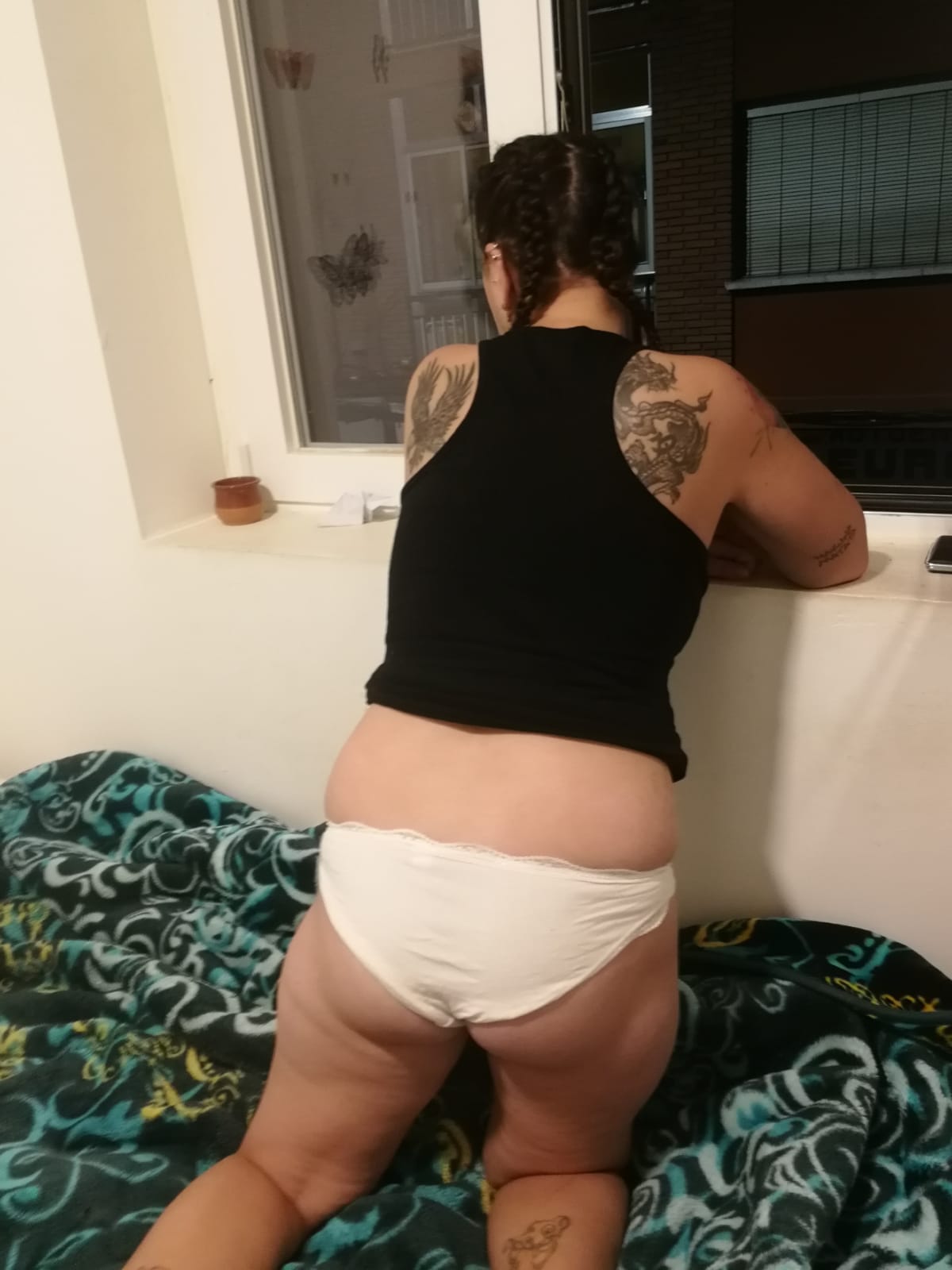 Joven española de 23, Veinte minutos 20 rosas