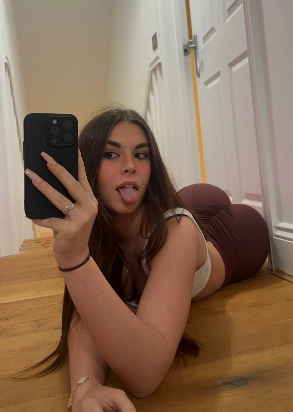 Estoy disponible para un encuentro sexual discreto