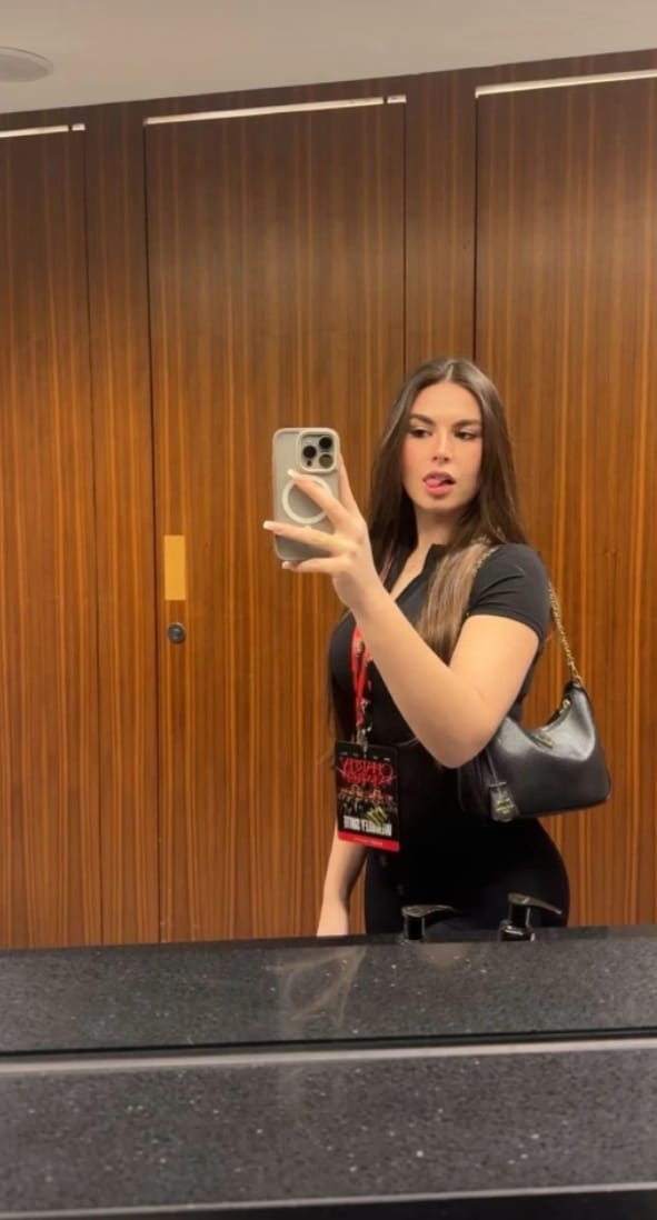 Estoy disponible para un encuentro sexual discreto