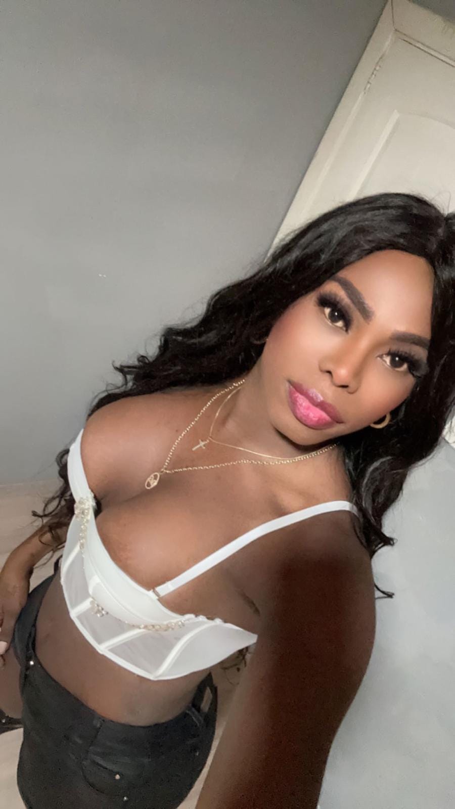 TRANS LATINA CARIÑOSA Y COMPLACIENTE EN JEREZ