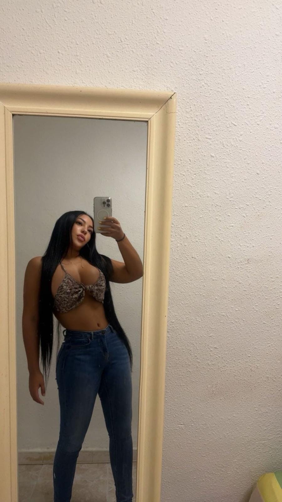 latina guapa y complaciente en NUEVA EN RONDA