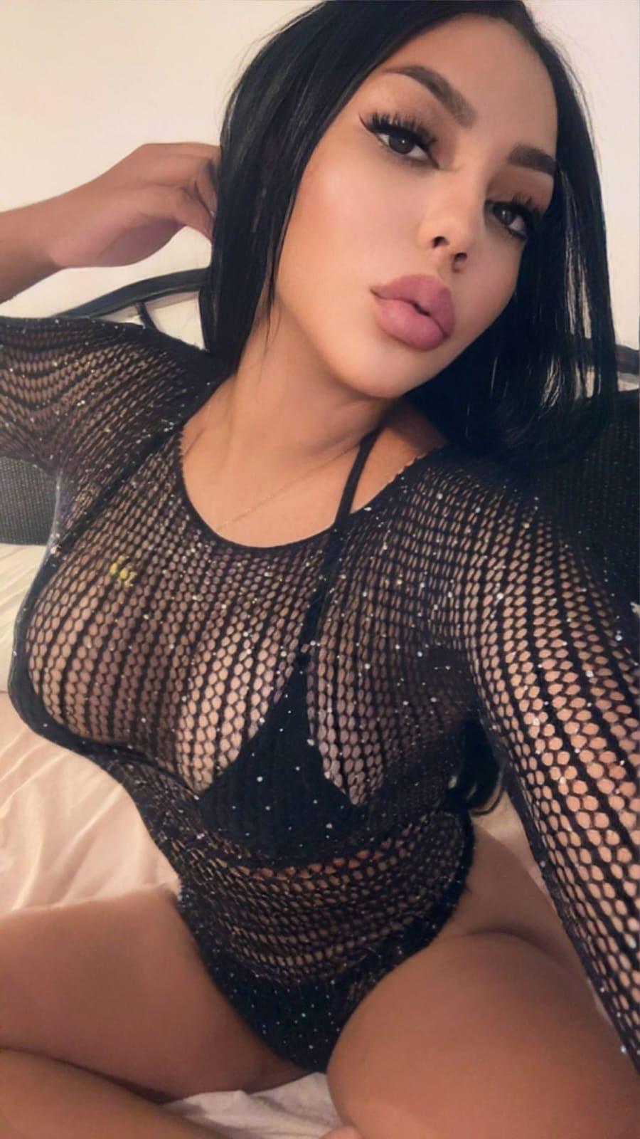 latina guapa y complaciente en NUEVA EN RONDA