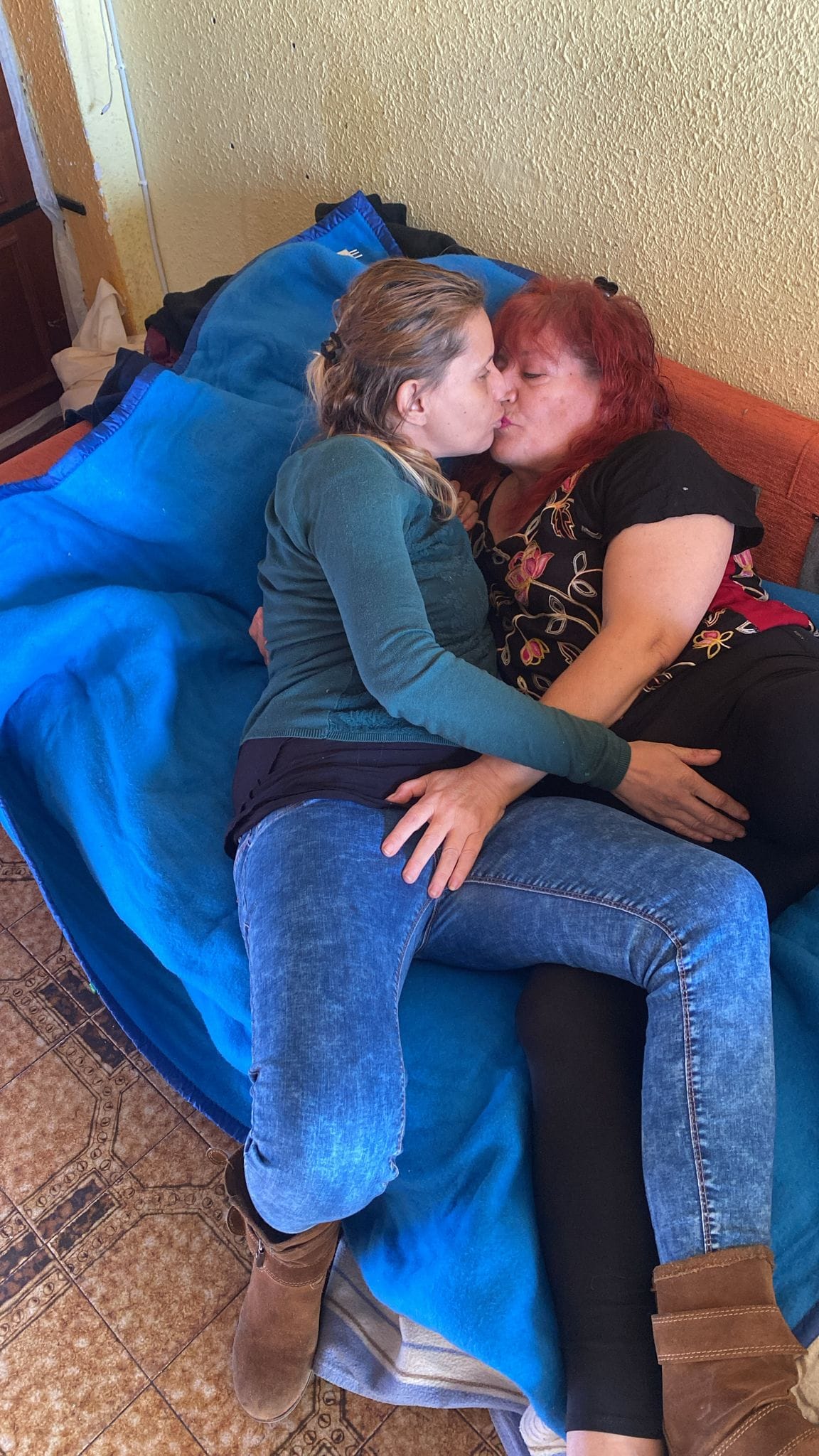 Madre e hija muy morbosas