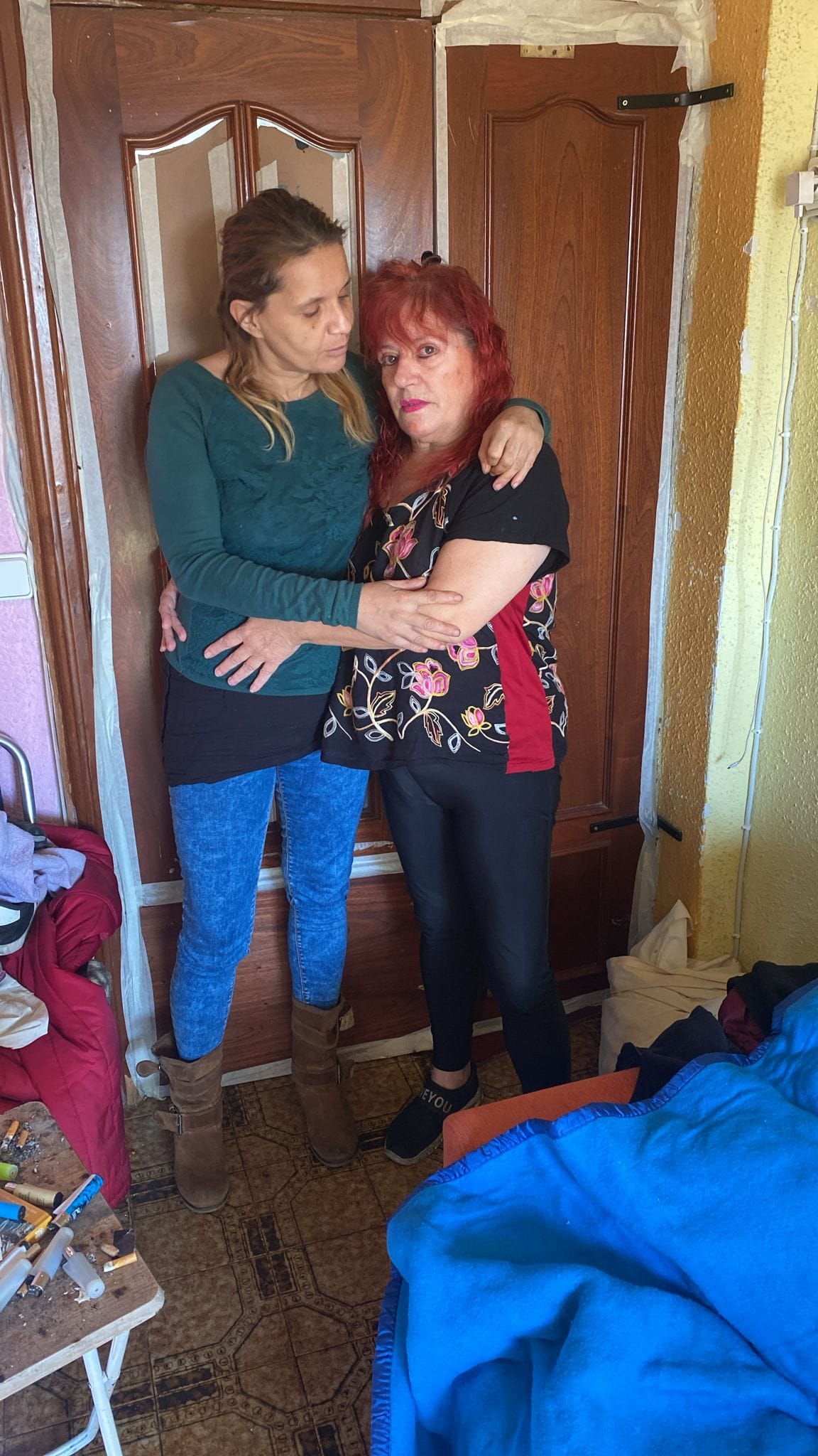 Madre y hijas muy morbosas y fiesteras