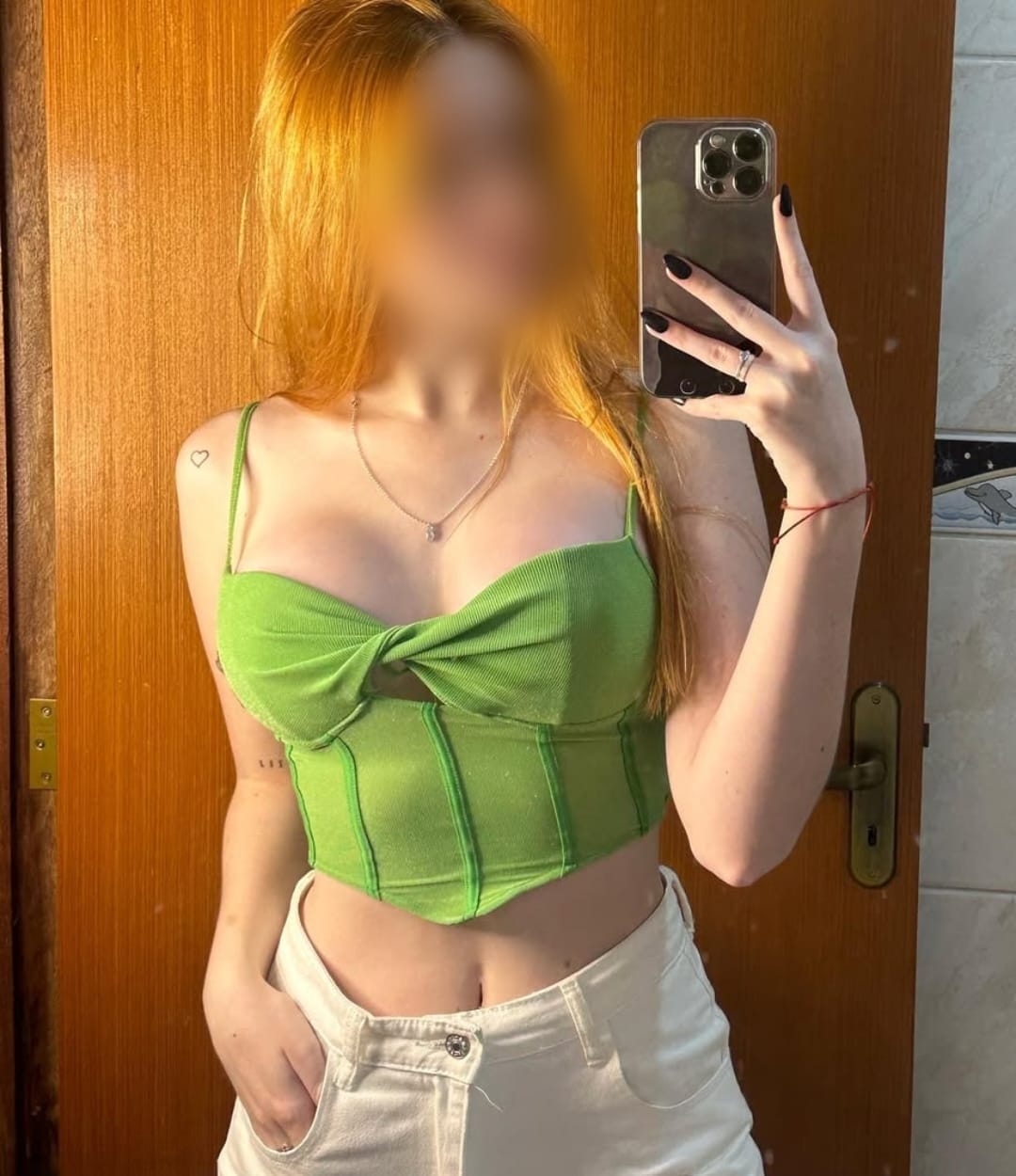 DE RODILLAS, QUIERES MIS BRAGIUTAS SUCIAS