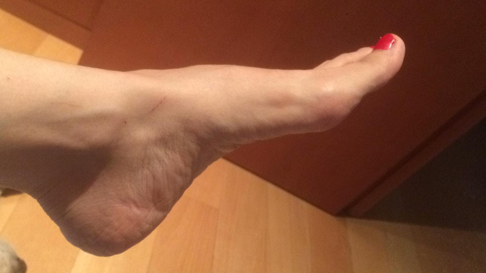 FOOT FETISH / FETICHISMO DE PIES