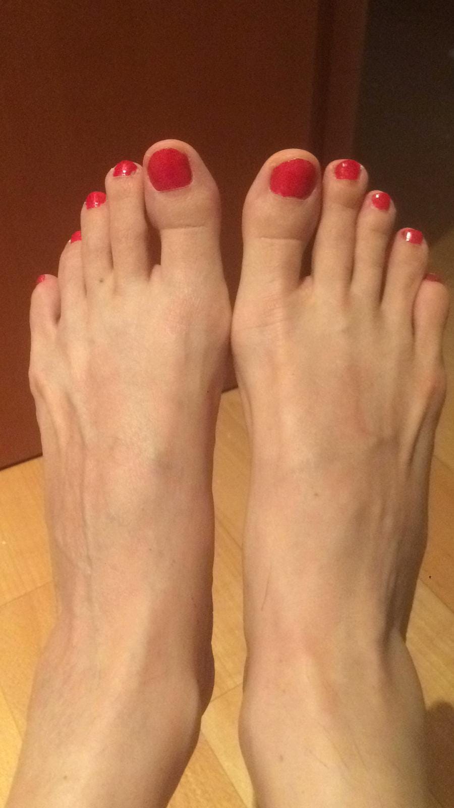 FOOT FETISH / FETICHISMO DE PIES