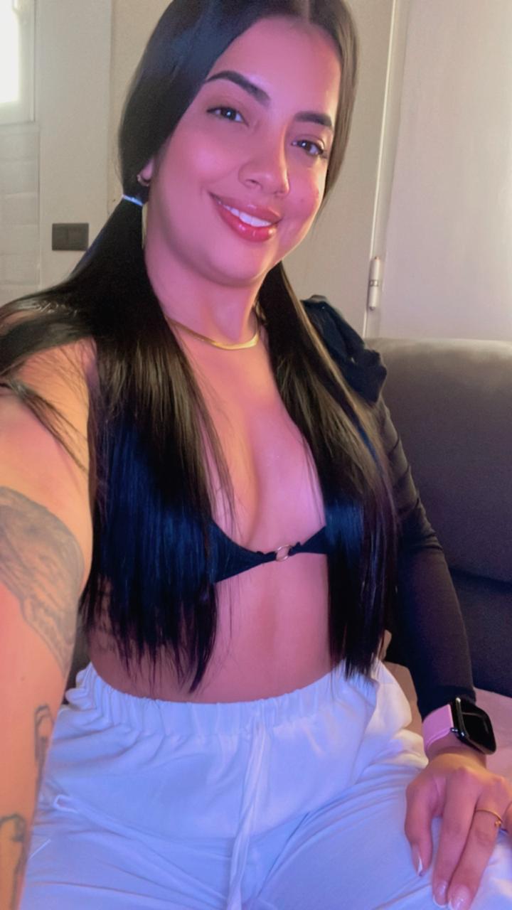 JOVENCITA CARIÑOSA NUEVA EN CASTALLA