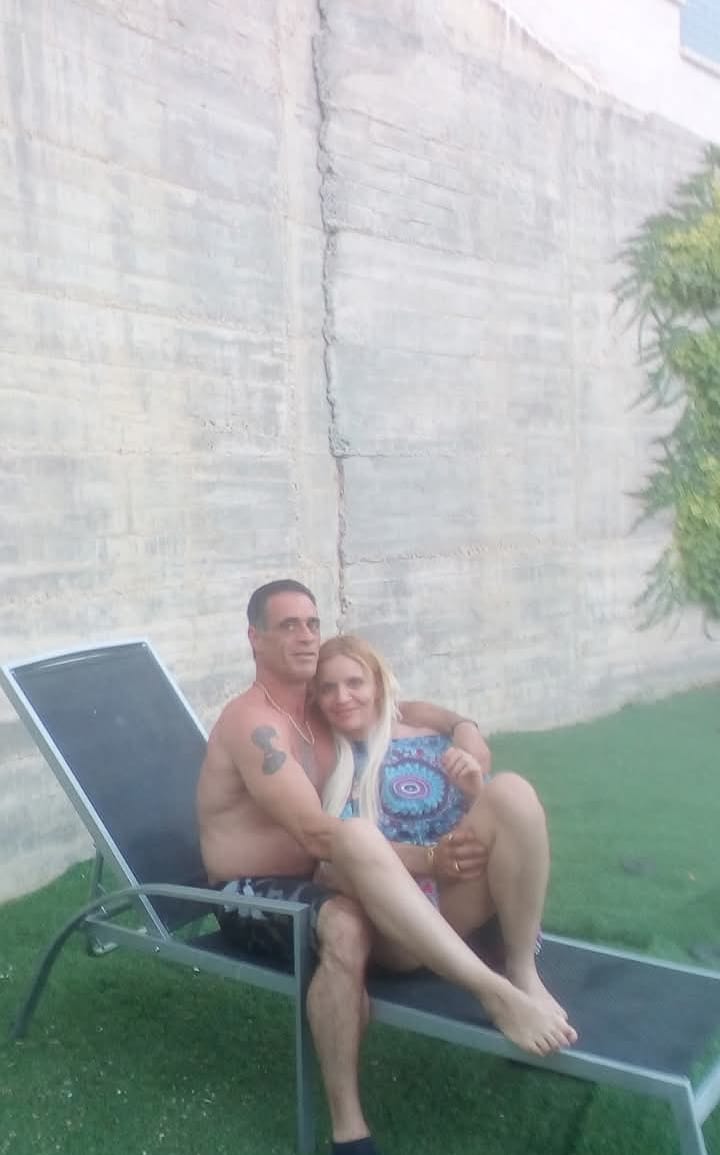 Parejita catalana se ofrece por motivos cósmico pa