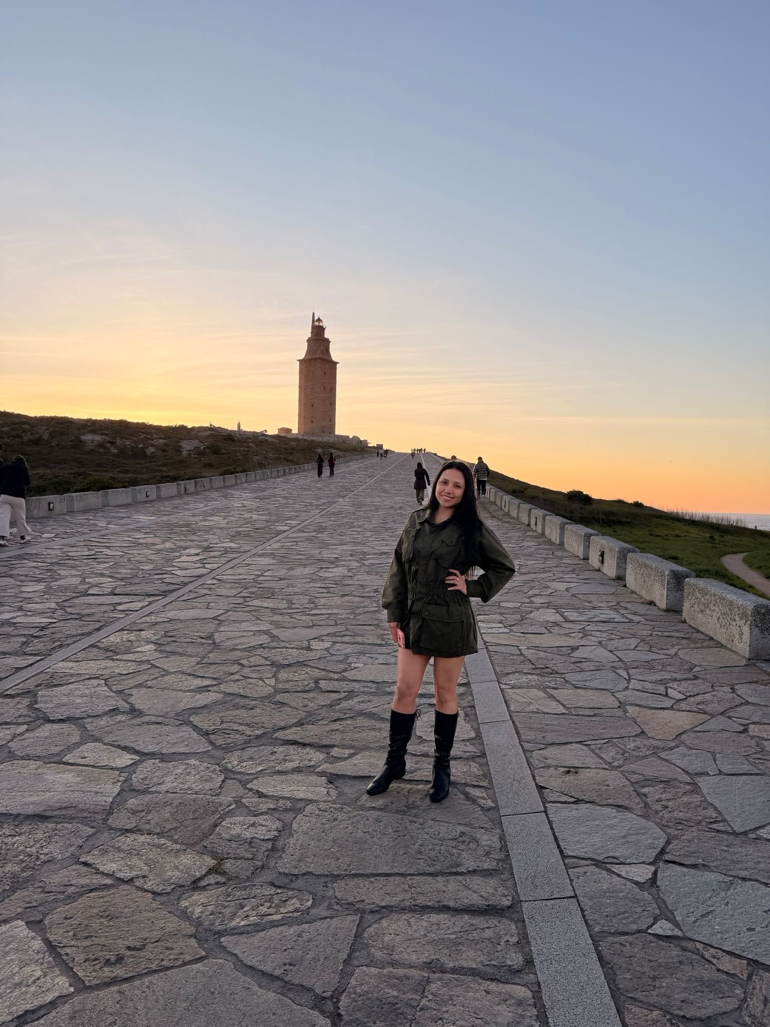 LATINA CARIÑOSA Y SENSUAL EN ALICANTE