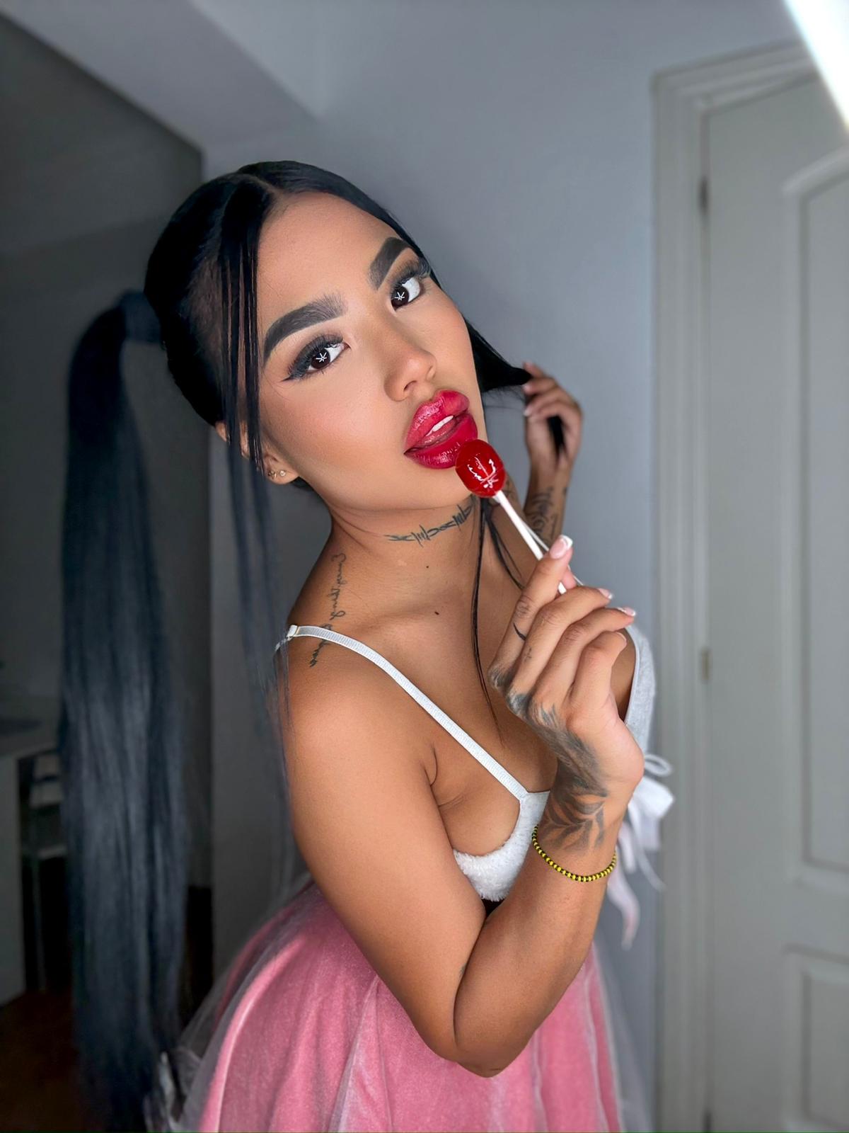 MARTINA CARIÑOSA Y TRAVIESA, NUEVA EN MARBELLA