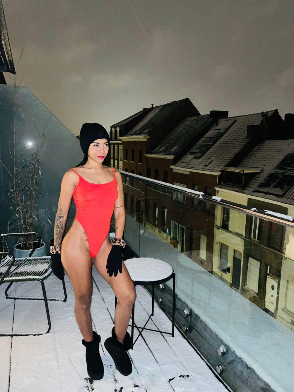 ISABELLA ATREVIDA Y JUGUETONA 🔥