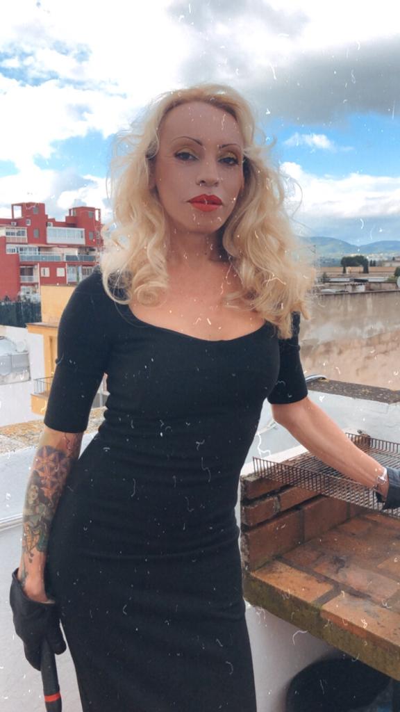 TRANS DOMINA MUY COMPLETA EN ALICANTE