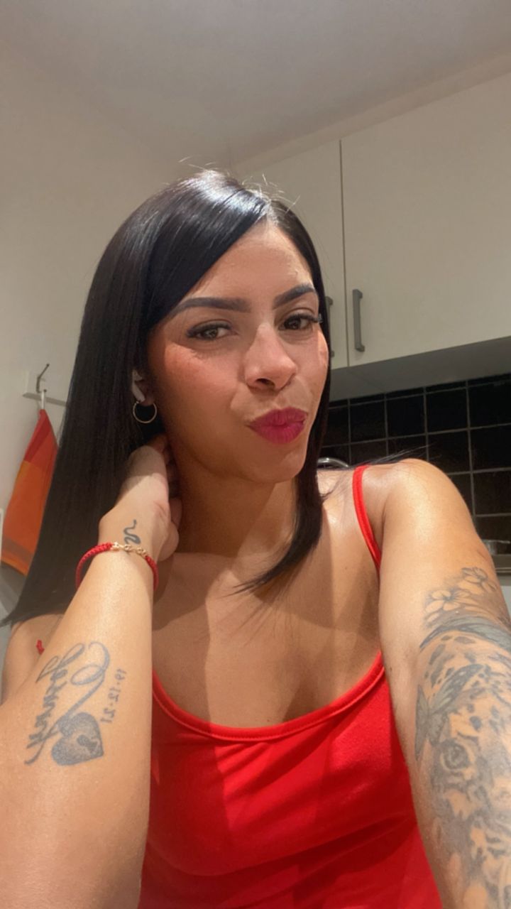 ISABELLA ATREVIDA Y JUGUETONA 🔥