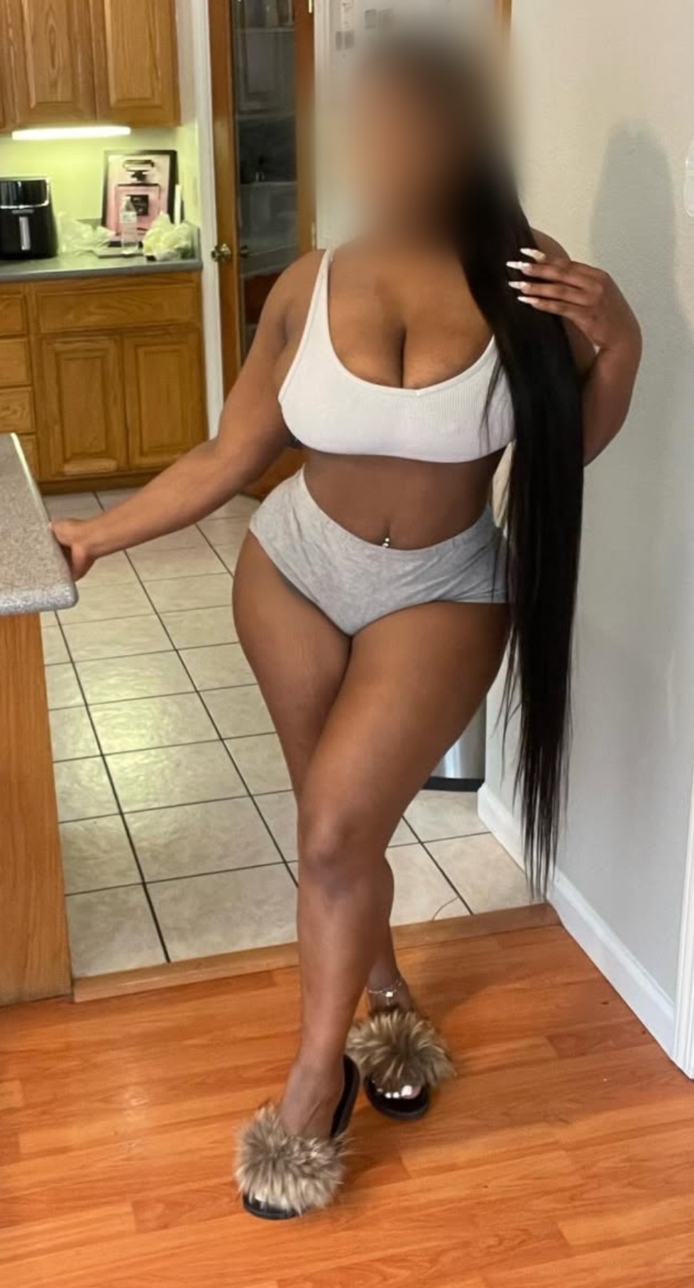 SANDRA TRAVIESA Y JUGUETONA