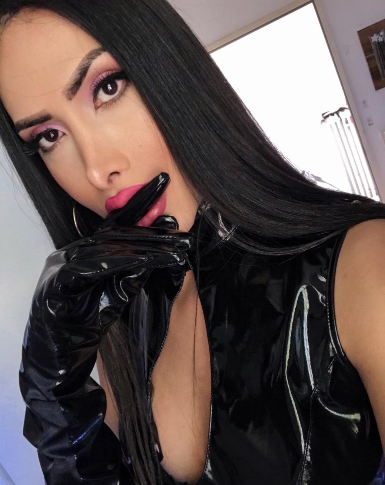 NOVEDAD TRANS DOMINA EN ALMERIA